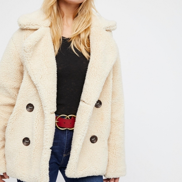 Free People Jackets & Blazers - ☁️SALE! FREE PEOPLE TEDDY PEACOAT☁️